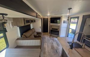 2025 Puma Luxury Bunkhouse