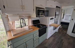 The Summit Hawk - 31ft Class C Jayco