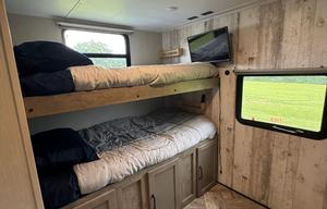 2023 Palomino Puma 32BHQS