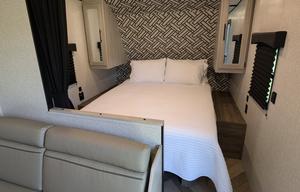 2024 CrossRoads RV Zinger Lite ZR252BH