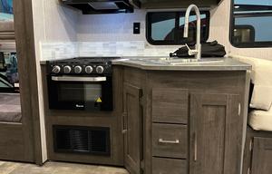 2023 Pursuit 31 BD RV rental photo 14