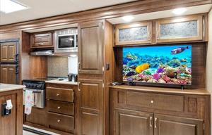 Very nice 2017 Palomino SolAire, sleeps 4 adults +