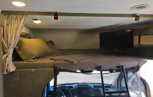 The Easy Escape | Sleeps 5 | BNA Pickup Available