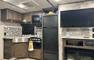 2020 Coleman Lantern BH 285