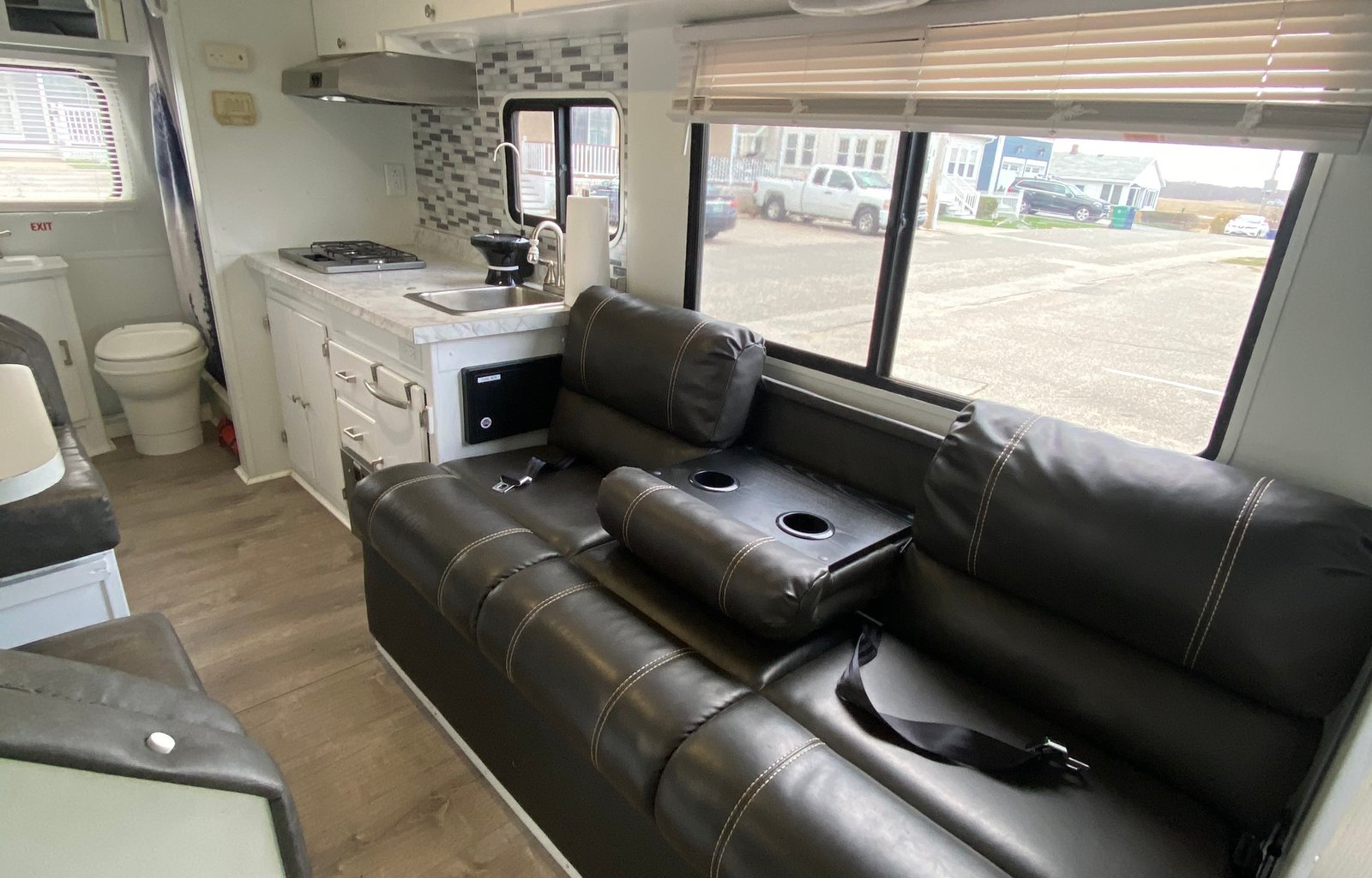 1991 Toyota Winnebago Toye - Newly Updated!!