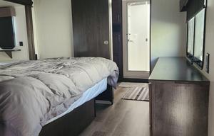 2020 Forest River 5th wheel with washer and dryer