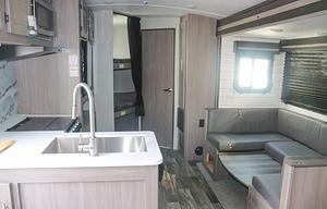 2022 Sunset Trail SS242BH RV rental photo 17