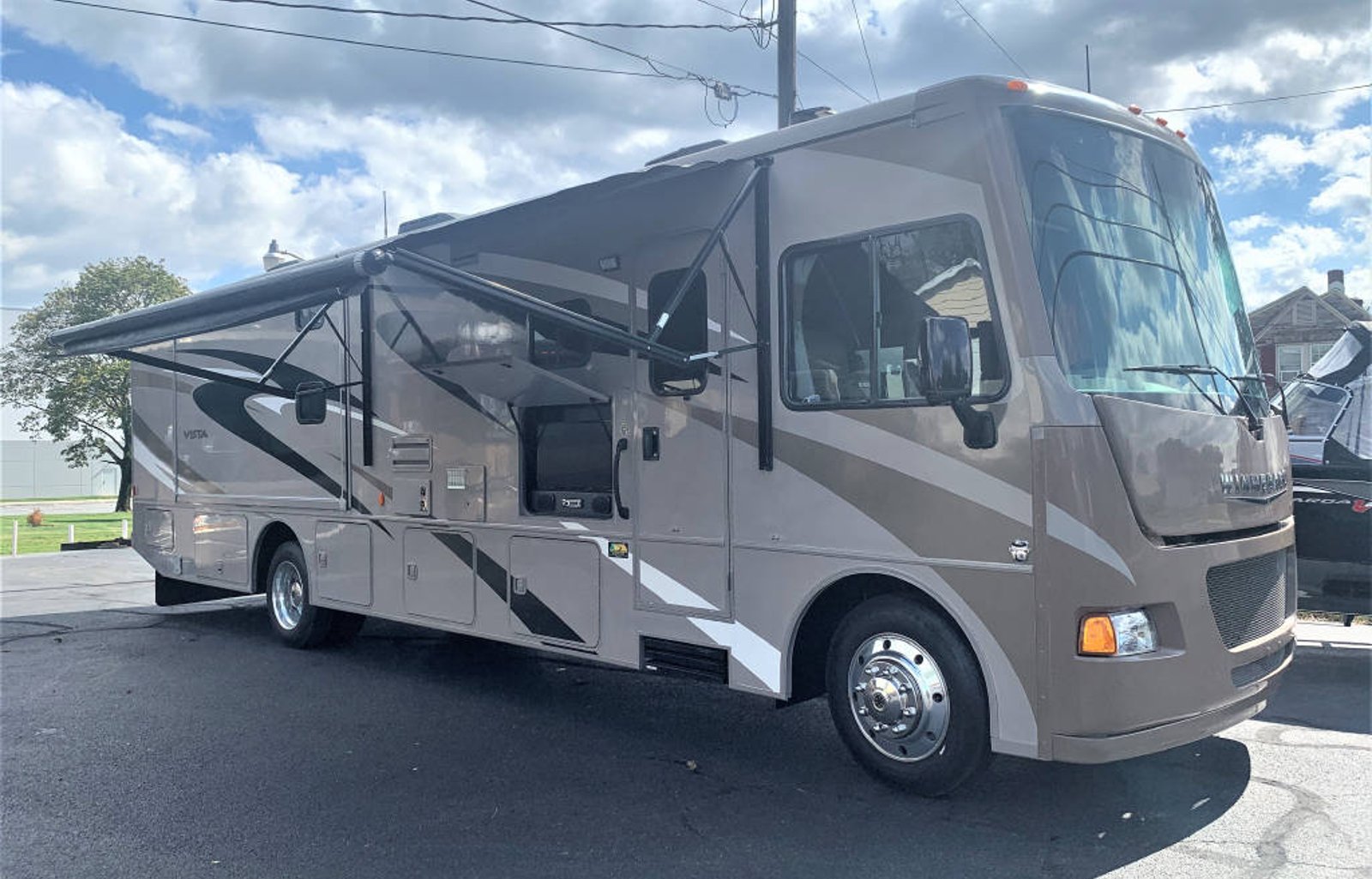 2014 Winnebago - Vista 35B