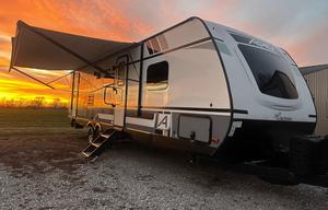 2021 Coachmen RV Apex Ultra-Lite 290BHS RV rental photo 3