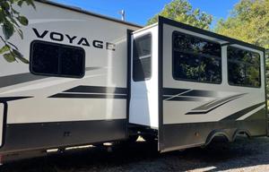 2021 Winnebago Industries Towables Voyage 3033BH RV rental photo 24