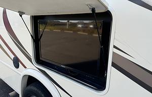 2018 Thor Axis Class A | UNLIMITED MILES  SLEEPS 6