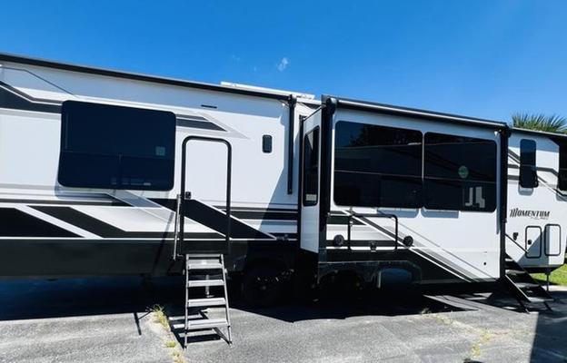 2025 Momentum M-Class 395MS RV rental photo 1
