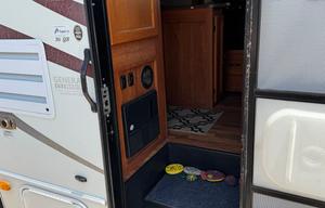 2010 Coachmen Freelander | Clean & Roomy Family RV