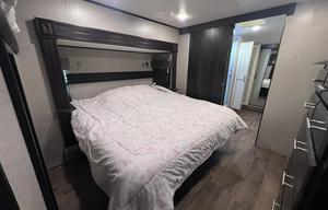 The Eagle Retreat – Luxury Jayco Eagle King Suite