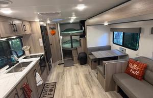 2025 Coleman Light with Bunkhouse