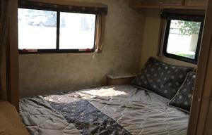 32ft class C with Bunk beds and LEVELING JACKS!!