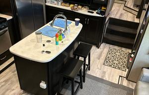 2016 Momentum 376TH RV rental photo 11
