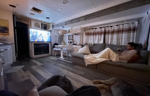 The Country Star - Pets OK - King Bed - 4 Slides