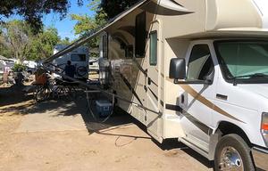This Classy Class C is Clean, Comfortable & Cozy!