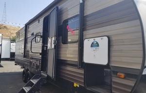 Luxurious Travel Trailer sleeps 10