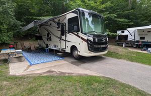 Matt and Reba's Motorhome Rental
