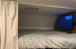 KeeJay's Wonderful Winnebago w/ dual slide-outs!