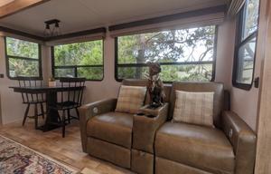 Keystone Arcadia Pet Friendly