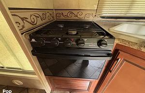 2014 Chateau 28A RV rental photo 18