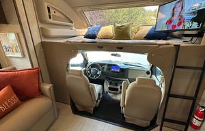 'Maverick' Sleeps 8! Loaded with Comfort Amenities