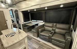 "Hill Country Cougar" Keystone Cougar 368MBI