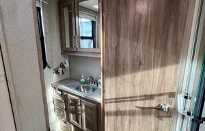 2019 Entegra Coach Odyssey 29V 32’