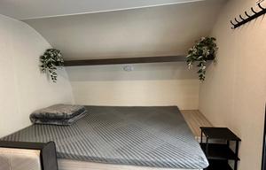 Cozy 20ft Sunny California Travel Trailer