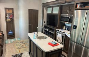 2019 Keystone RV Avalanche 396BH RV rental photo 8