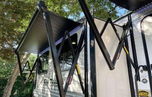 2 bed 2 bath double slides