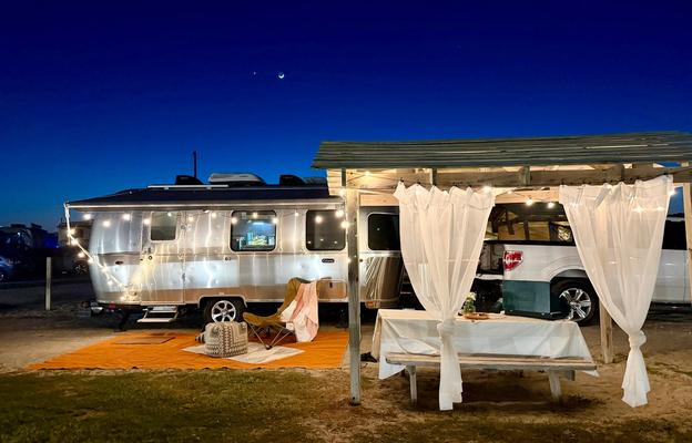 2020 Airstream RV Caravel 22FB
