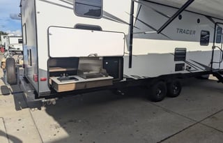 Tracer BUNK HOUSE pet /festival friendly sleeps 9