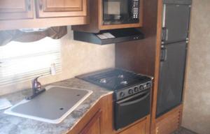 2013 Catalina Deluxe Edition 32TSBH RV rental photo 10