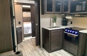 Camp in luxury! Sleeps 6 - 9