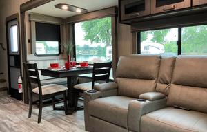 Ruby! Our REFLECTION 303RLS is ready for Glamping+