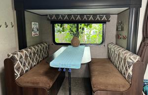 2018 Jay Flight - Queen bed 10” Serta Memory Foam