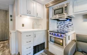 2025 Gulf Stream Conquest 32FT BH