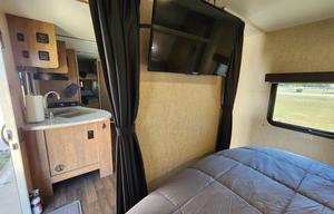 2018 Starcraft Launch Outfitter 24ODK