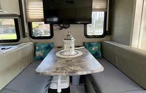 2021 Thor ACE 27.2 Motorcoach