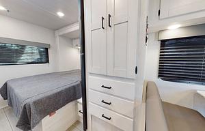 Easy Get Away - 2022 East to West Entrada