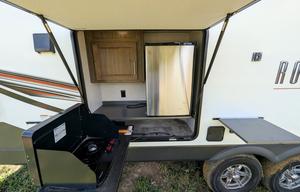 Rockwood Ultra Lite | Modern, Spacious and Cozy