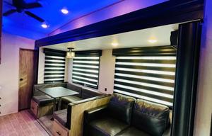 2022 Cherokee Arctic Wolf Fifth-wheel