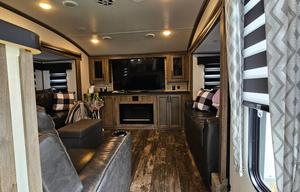 Schaefer's Condo on Wheels!