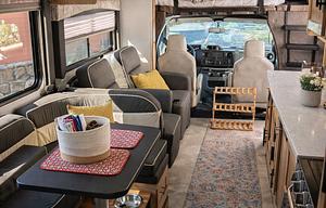 Clean Family RV Sleeps 5 Fully Equipped