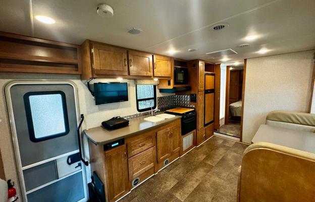 2018 Winnebago Minnie Winnie 31K