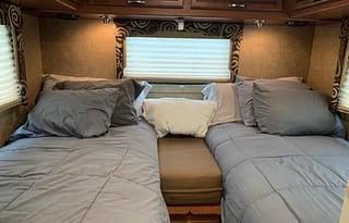 2015 Thor Motor Coach Vegas 24.1